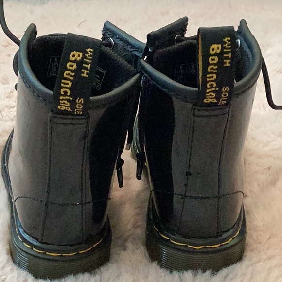 Black patent leather kids Doc Martens - Picture 3 of 6